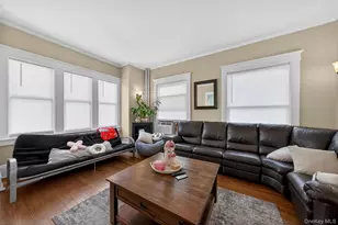 19 Leroy Pl, Newburgh, NY 12550 - Photo 5