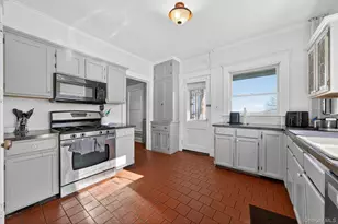 19 Leroy Pl, Newburgh, NY 12550 - Photo 7