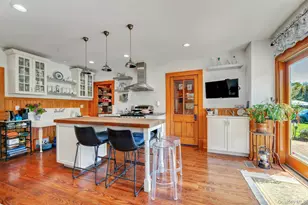 1025 9th St, Greenport, NY 11944 - Photo 5
