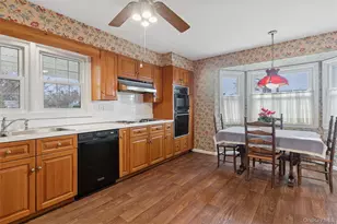 23 St Pauls Pl, Garden City, NY 11530 - Photo 15