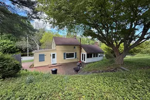 327 W Neck Rd, Lloyd Harbor, NY 11743 - Photo 13