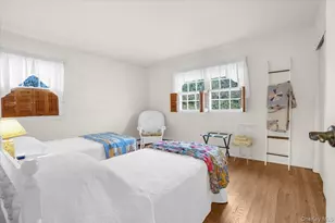 182 Connetquot Dr, Oakdale, NY 11769 - Photo 21