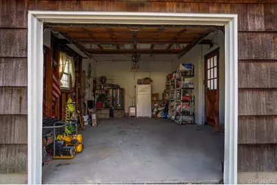 182 Connetquot Drive, Oakdale, NY 11769 - Photo 25