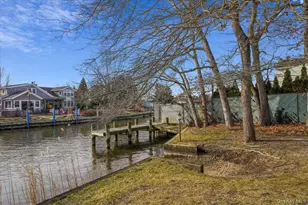 182 Connetquot Dr, Oakdale, NY 11769 - Photo 31