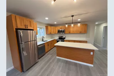 14 Cornwall Lane, Port Washington, NY 11050 - Photo 3