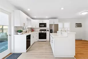 154-27 20th Rd, Whitestone, NY 11357 - Photo 9