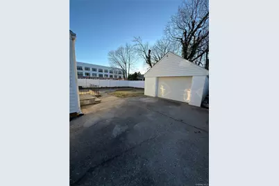 [Address not provided], Ronkonkoma, NY 11779 - Photo 15