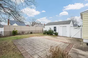 20 Kenneth Ave, Bellmore, NY 11710 - Photo 19