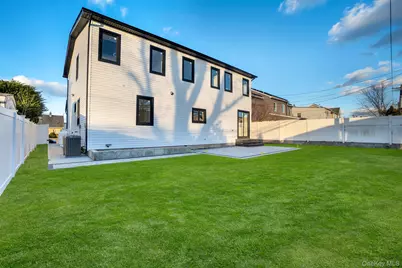 35 Castle Lane, Levittown, NY 11756 - Photo 27