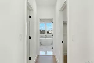 35 Castle Ln, Levittown, NY 11756 - Photo 17