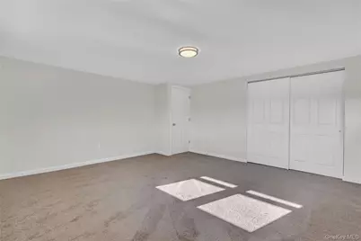 21 Piper Lane, Levittown, NY 11756 - Photo 17