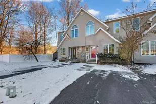 90 Roundtree Ct, Beacon, NY 12508 - Photo 3