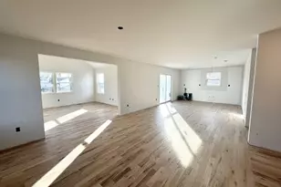 384 Scudder Ave, Copiague, NY 11726 - Photo 9