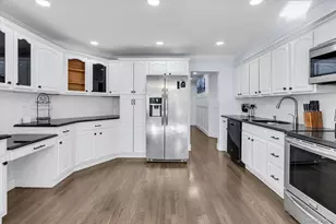 56 Fairfields Ln, Huntington Station, NY 11746 - Photo 5