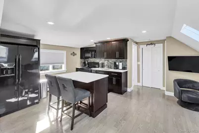 56 Fairfields Lane, Huntington Station, NY 11746 - Photo 11