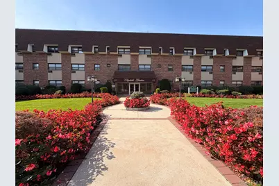 25 Elizabeth Street #3A, Farmingdale, NY 11735 - Photo 1