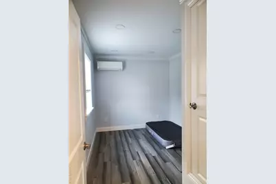 310 Brookside Court, Copiague, NY 11726 - Photo 27