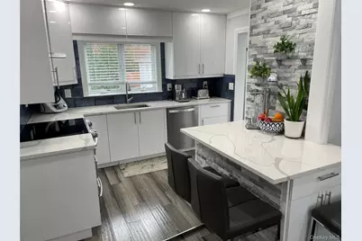 310 Brookside Court, Copiague, NY 11726 - Photo 5