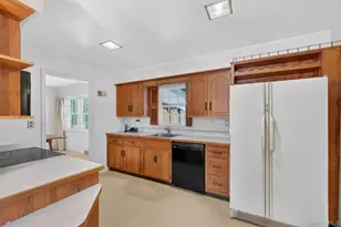 15 Valley View Rd, Hyde Park, NY 12538 - Photo 7