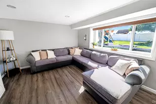 10 Ponder Ln, Deer Park, NY 11729 - Photo 25