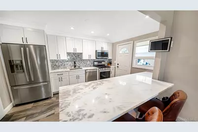 10 Ponder Lane, Deer Park, NY 11729 - Photo 7