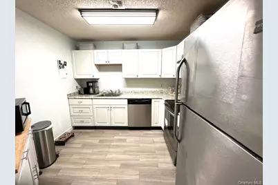 4204 Fox Lane #11B, Poughkeepsie, NY 12603 - Photo 5