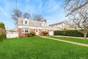 3861 Wilburne Ave, Seaford, NY 11783 - Photo 3