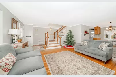 3861 Wilburne Avenue, Seaford, NY 11783 - Photo 11