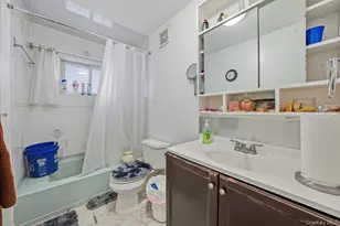 11 Crescent St, Oyster Bay, NY 11801 - Photo 21