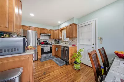 11 Crescent Street, Oyster Bay, NY 11801 - Photo 9