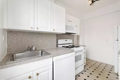 45 Popham Road #4K, Scarsdale, NY 10583 - Photo 9