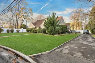 757 Bixby Dr, Baldwin, NY 11510 - Photo 3