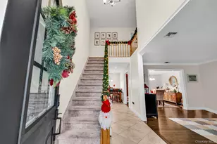 124 Spence Ave, Holtsville, NY 11742 - Photo 7