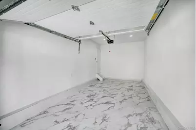 63 Oak Avenue, Huntington Station, NY 11746 - Photo 31