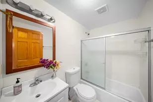 183-26 Booth Memorial Ave, Fresh Meadows, NY 11365 - Photo 11