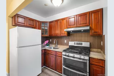 183-26 Booth Memorial Avenue, Fresh Meadows, NY 11365 - Photo 19