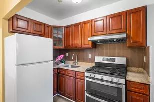 183-26 Booth Memorial Ave, Fresh Meadows, NY 11365 - Photo 19
