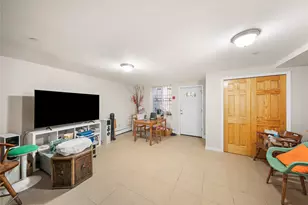 183-26 Booth Memorial Ave, Fresh Meadows, NY 11365 - Photo 23