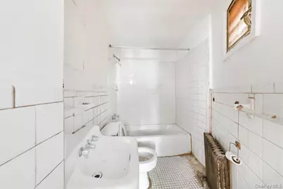 42 Paula Avenue, Yonkers, NY 10704 - Photo 15