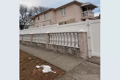 26504 79th Avenue, Floral Park, NY 11004 - Photo 5