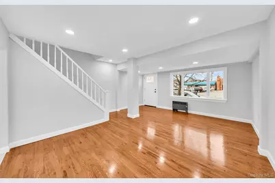 129 Sheridan Avenue, Williston Park, NY 11596 - Photo 9