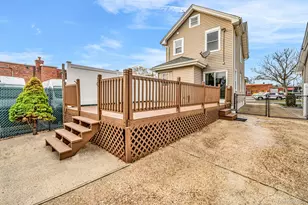 129 Sheridan Ave, Williston Park, NY 11596 - Photo 7