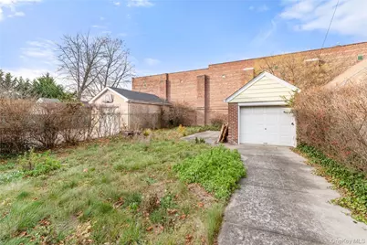 18547 80th Road, Jamaica, NY 11432 - Photo 19