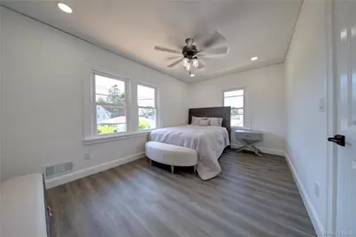 16 Roosevelt Avenue #14, Hicksville, NY 11801 - Photo 13