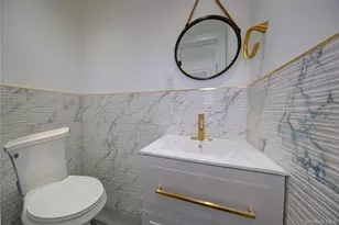 16 Roosevelt Ave, Hicksville, NY 11801 - Photo 9