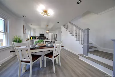 16 Roosevelt Avenue #14, Hicksville, NY 11801 - Photo 5