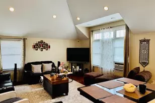 60-28 60th Pl, Maspeth, NY 11378 - Photo 3