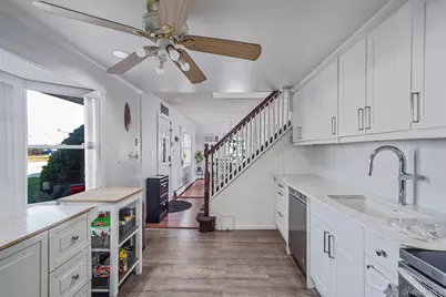 32 Needle Lane, Levittown, NY 11756 - Photo 9