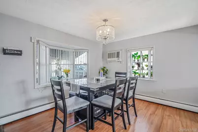 32 Needle Lane, Levittown, NY 11756 - Photo 5