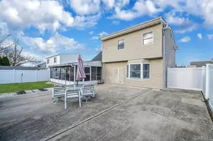 32 Needle Ln, Levittown, NY 11756 - Photo 27